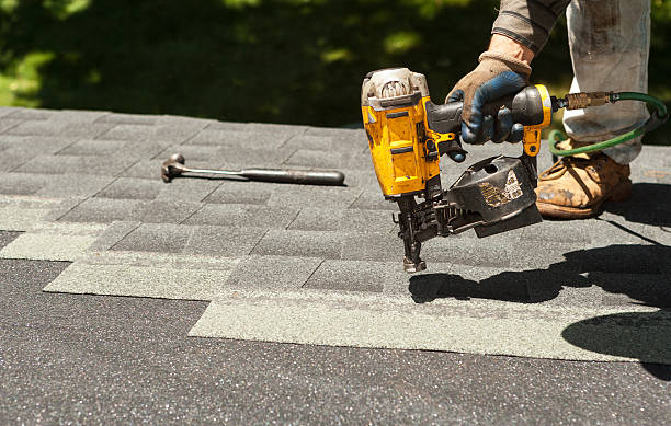 Best Roof Gutter Cleaning  in Leominster, MA